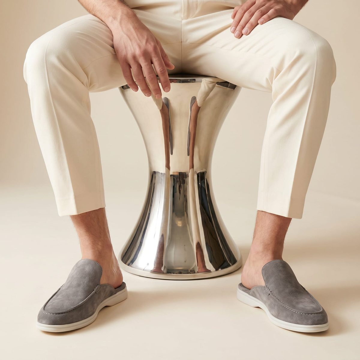 Kategoriekachel Schuhe: Herren Wildleder-Loafer in Grau
