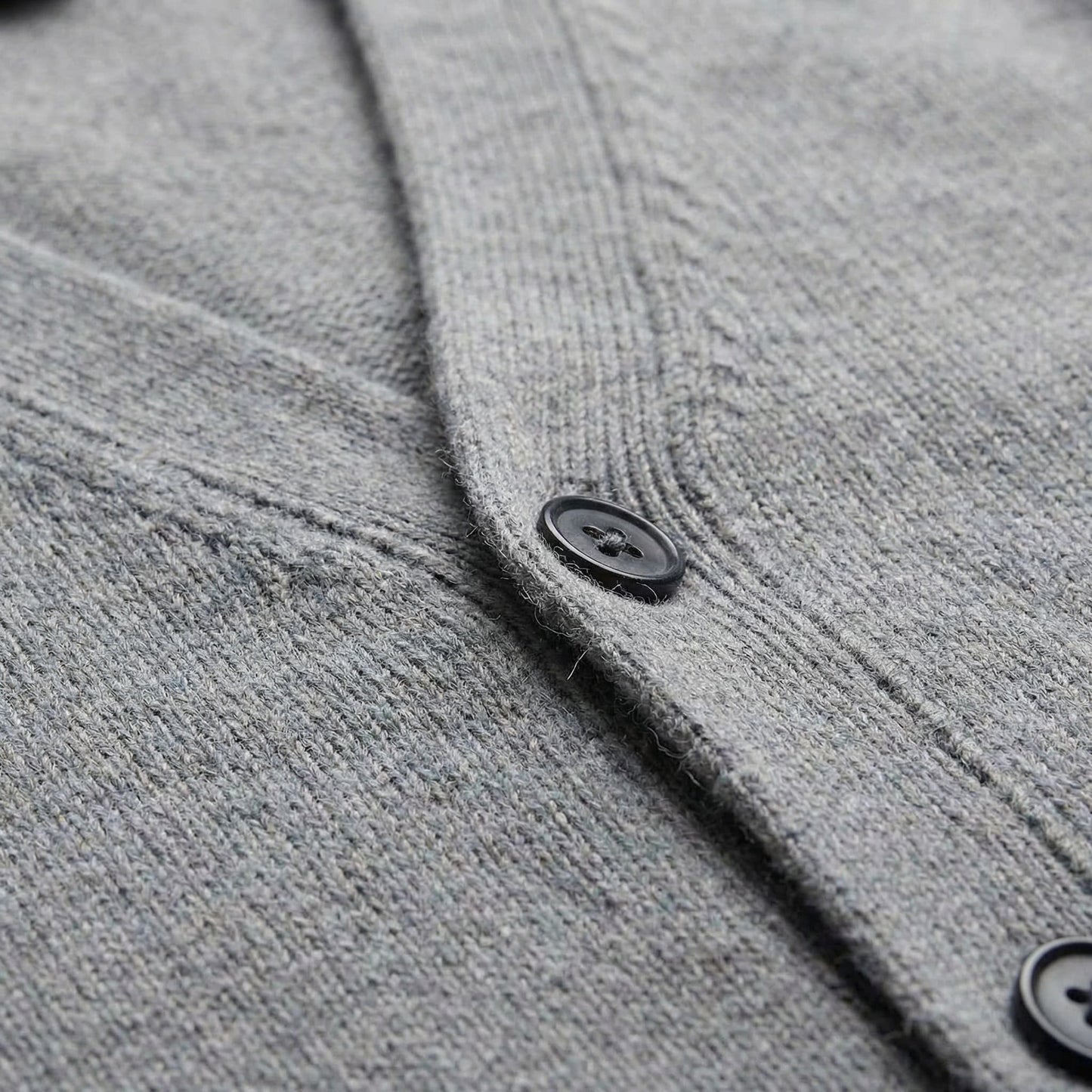 Herren Feinstrickjacke mit V-Ausschnitt | Sebastian_3