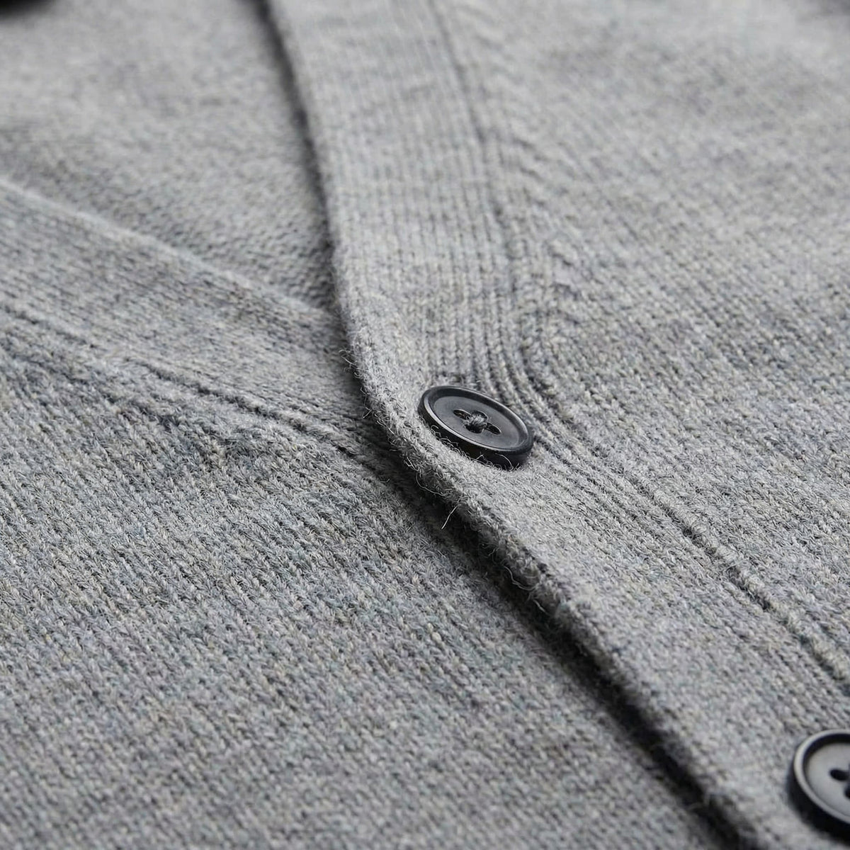 Herren Feinstrickjacke mit V-Ausschnitt | Sebastian
