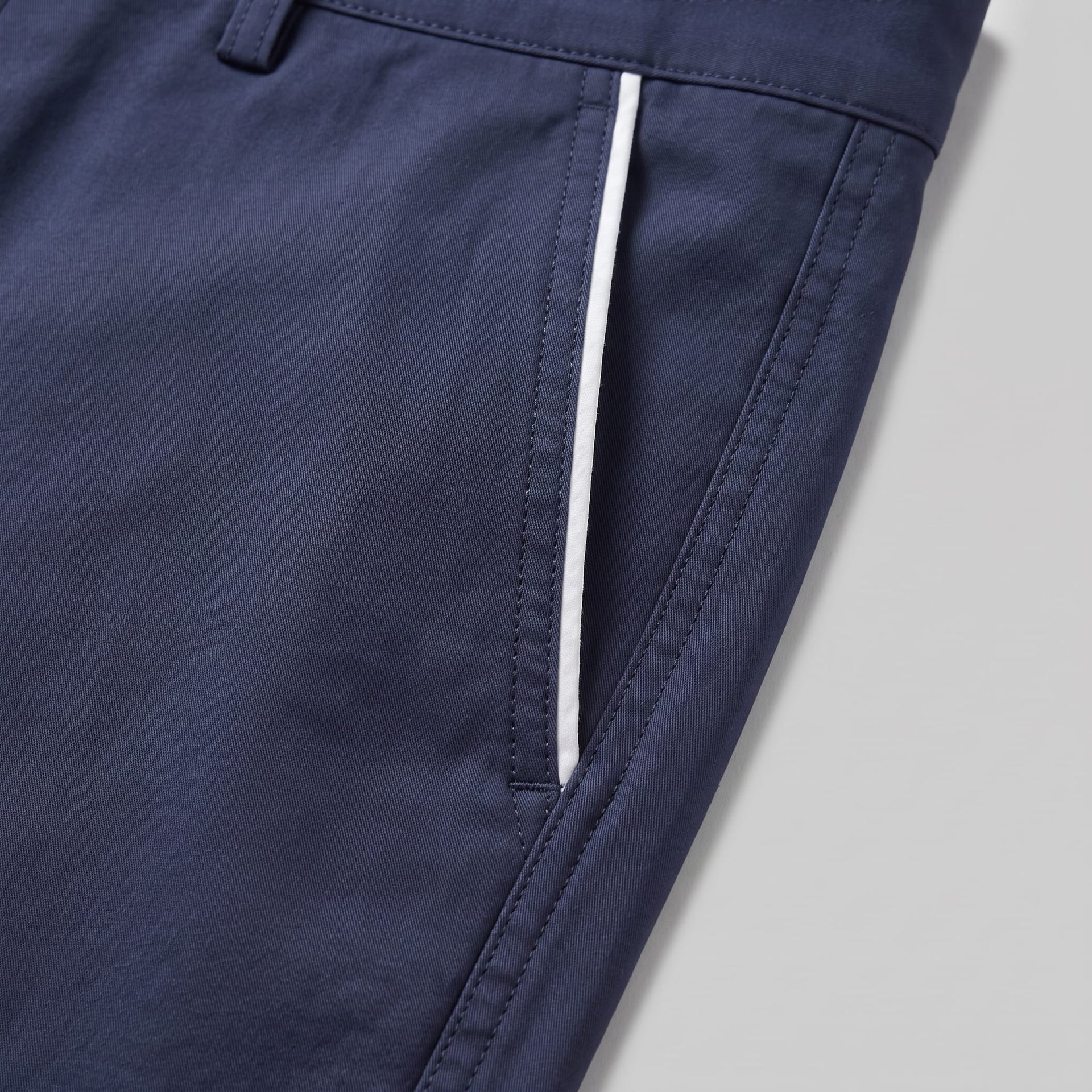 Herren Chinoshorts mit Kontrastpaspel | Ottokar