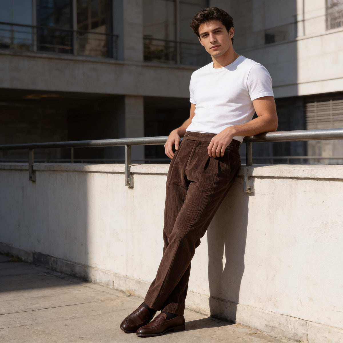 Herren Cordhose mit Bundfalten und Aufschlag | Vitus