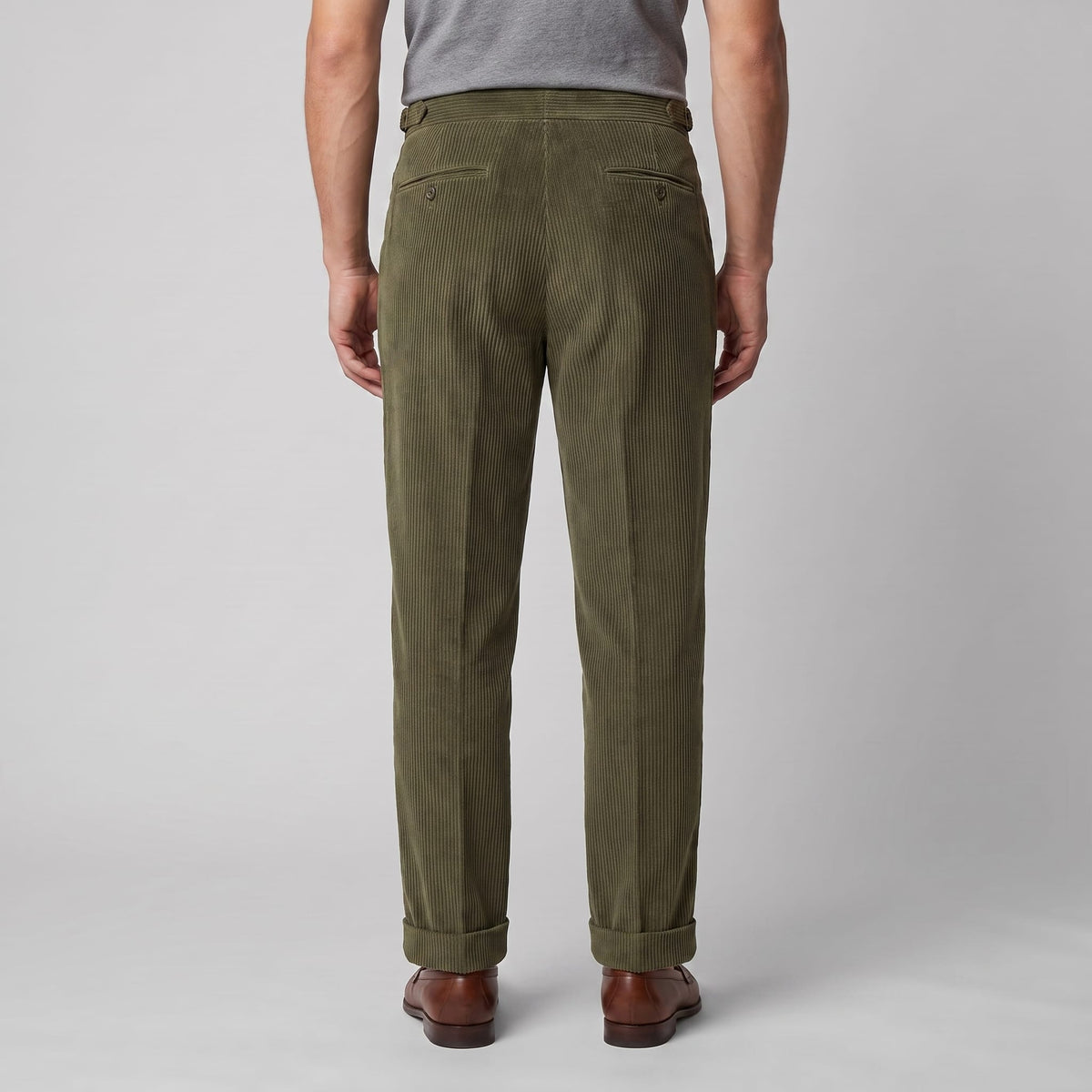 Herren Cordhose mit Bundfalten und Aufschlag | Vitus