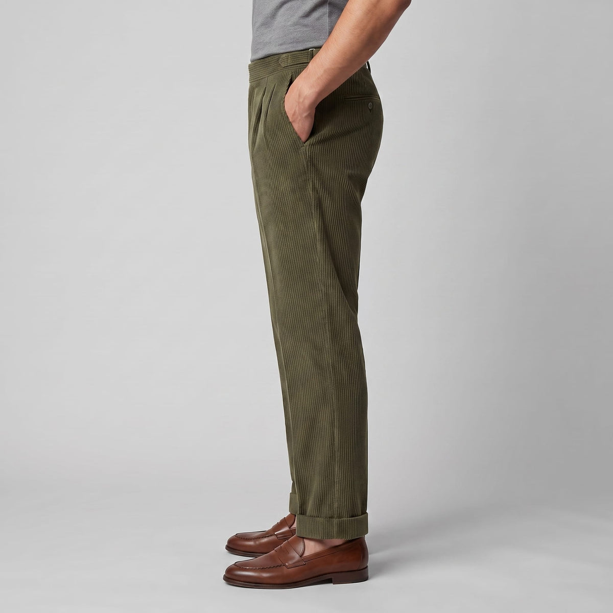 Herren Cordhose mit Bundfalten und Aufschlag | Vitus_22
