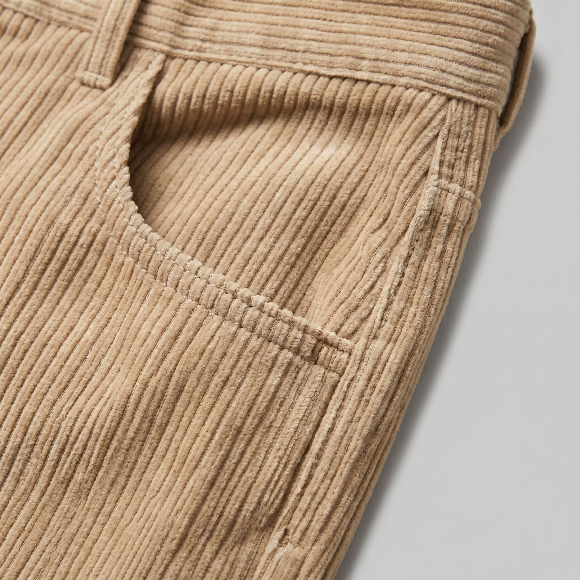 Herren Cordhose mit Bundfalten und Aufschlag | Vitus