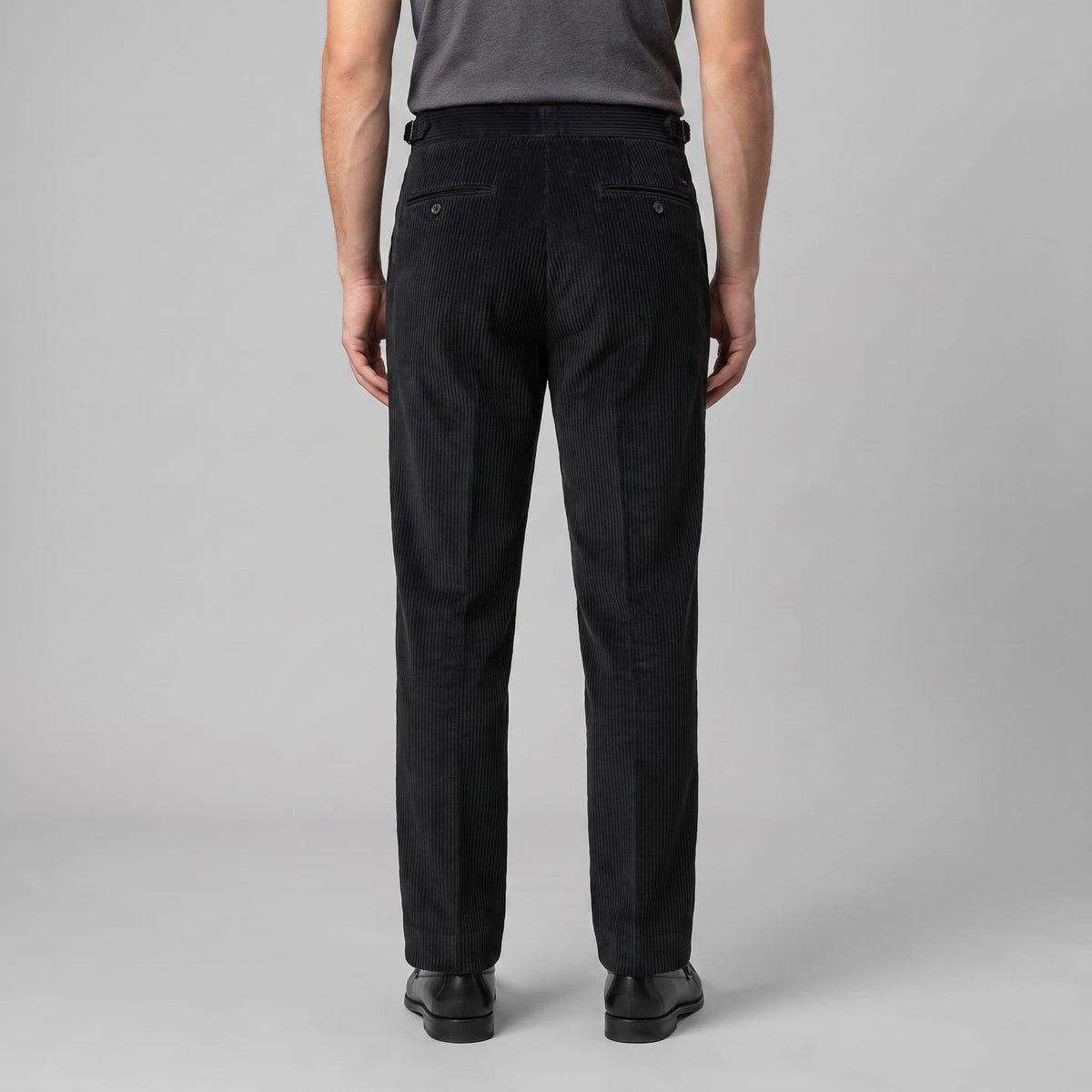 Herren Cordhose mit Bundfalten und Aufschlag | Vitus_9