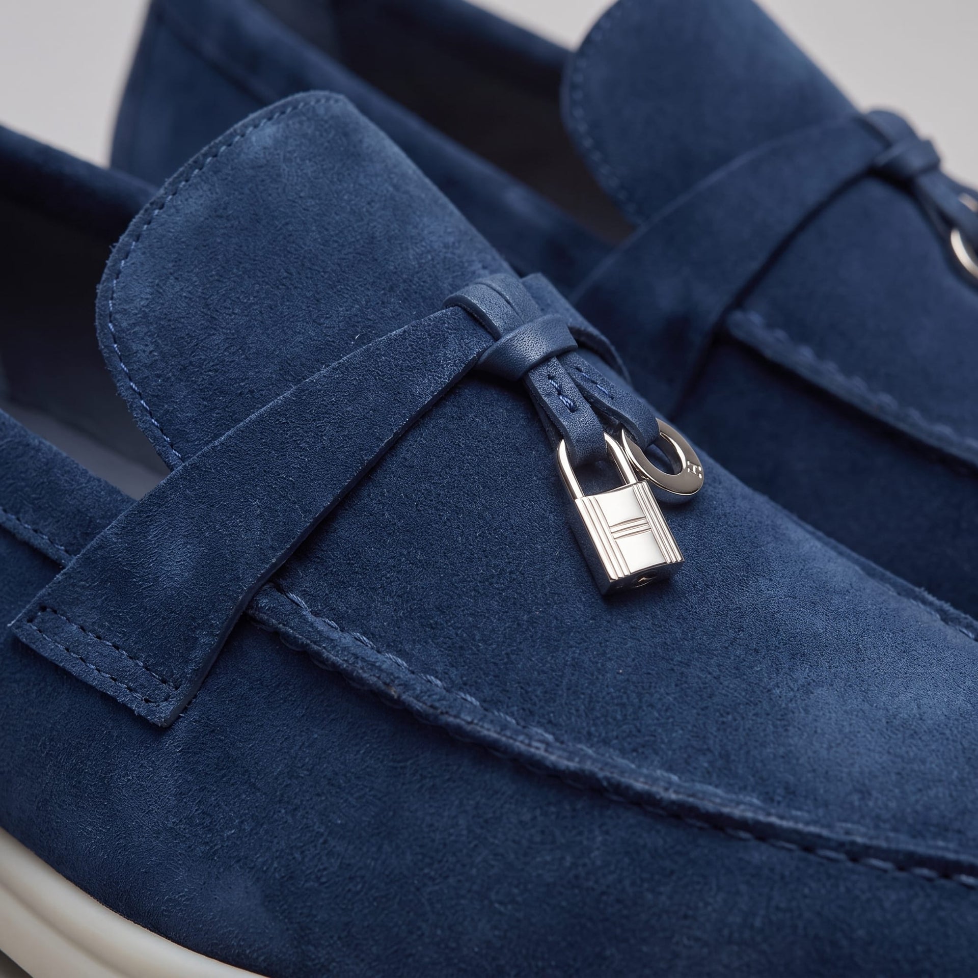 Herren Wildlederloafer mit Zieranhänger | Heiner