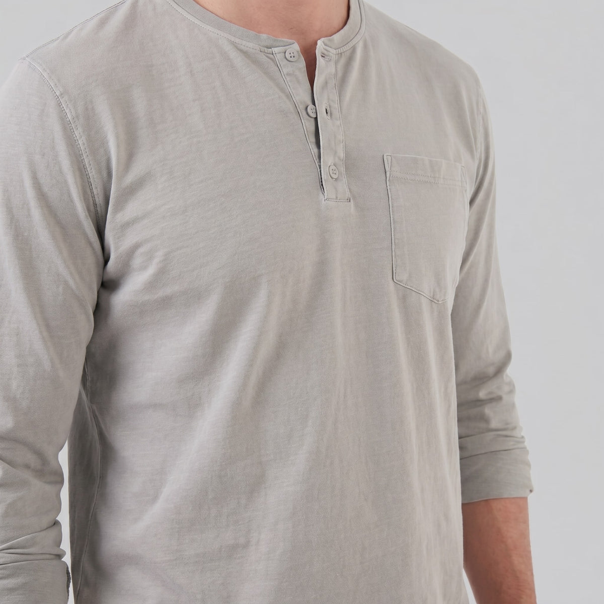 Herren Henleyshirt Langarm mit Brusttasche | Helge