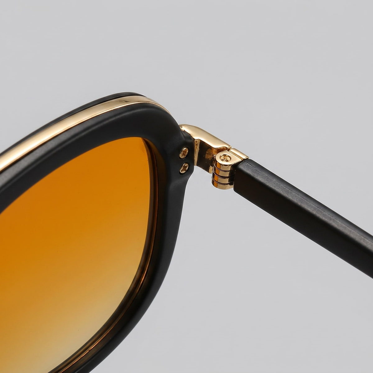 Herren Sonnenbrille eckig mit goldenem Doppelsteg | Hartmut