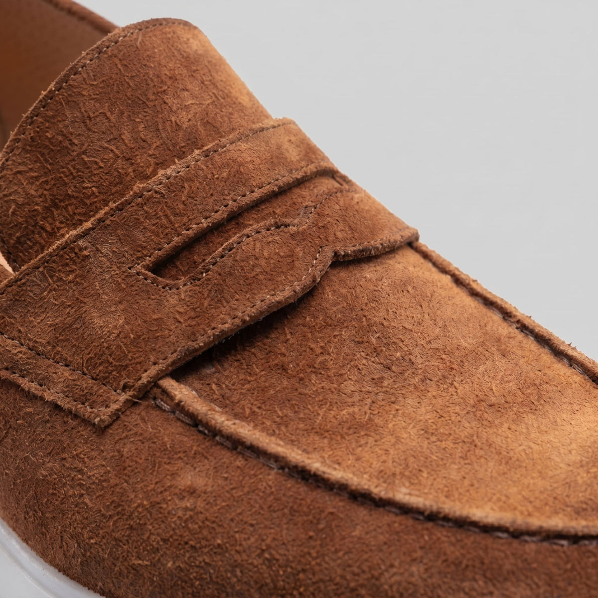 Herren Wildleder-Loafer mit weißer Sohle | Egbert