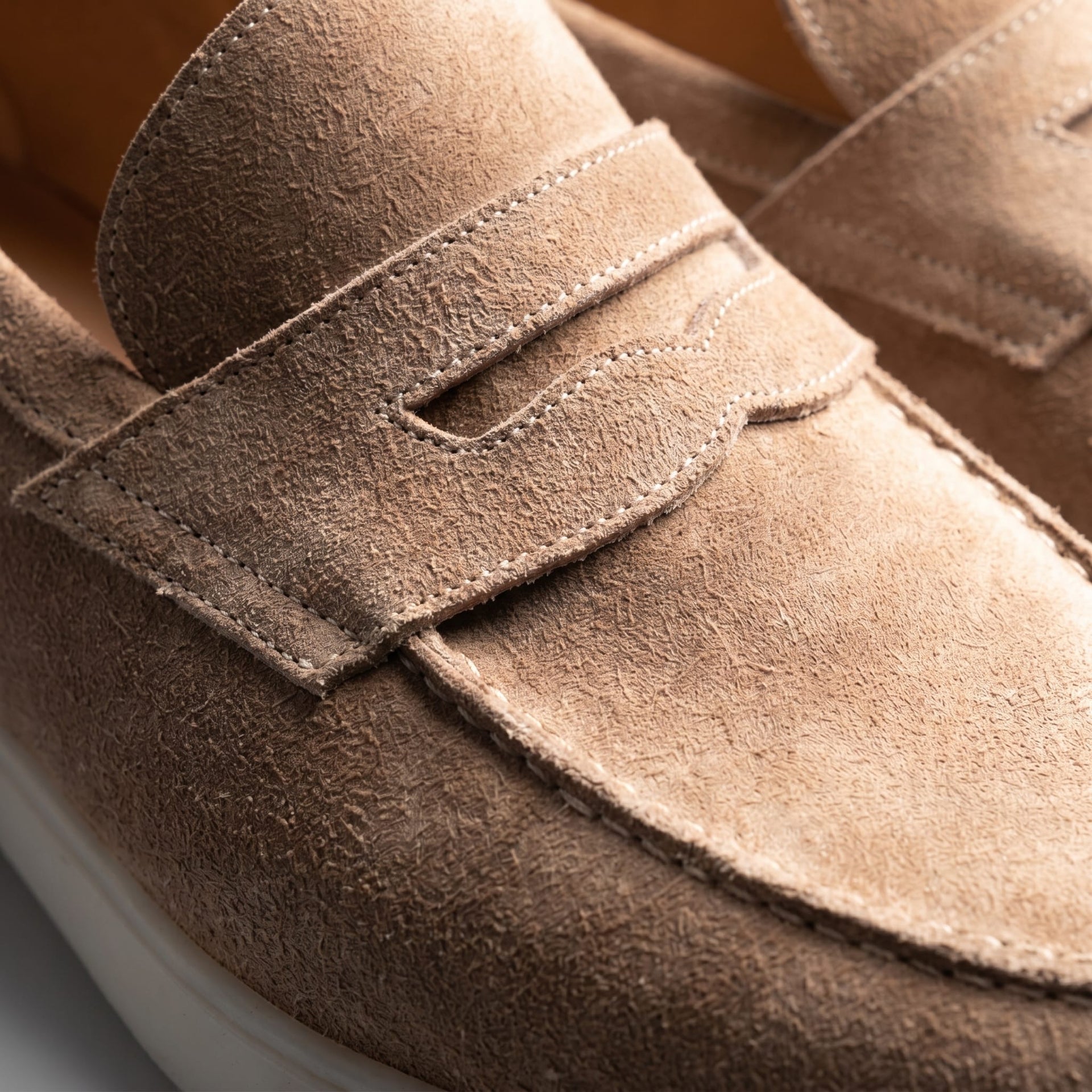 Herren Wildleder-Loafer mit weißer Sohle | Egbert