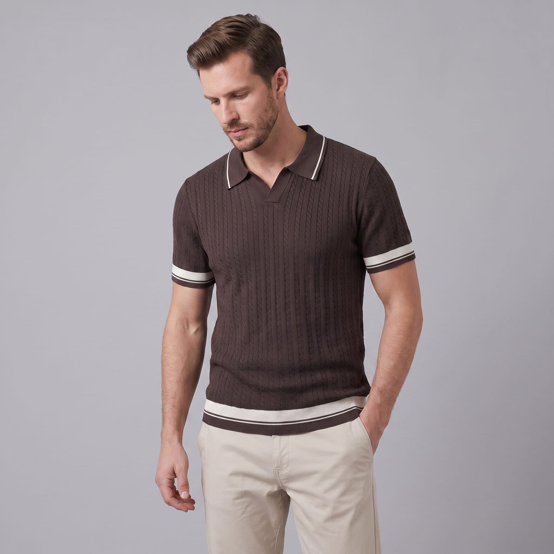 Herren Strickpolo mit Zopfmuster und Kontrastbündchen | Hartwin