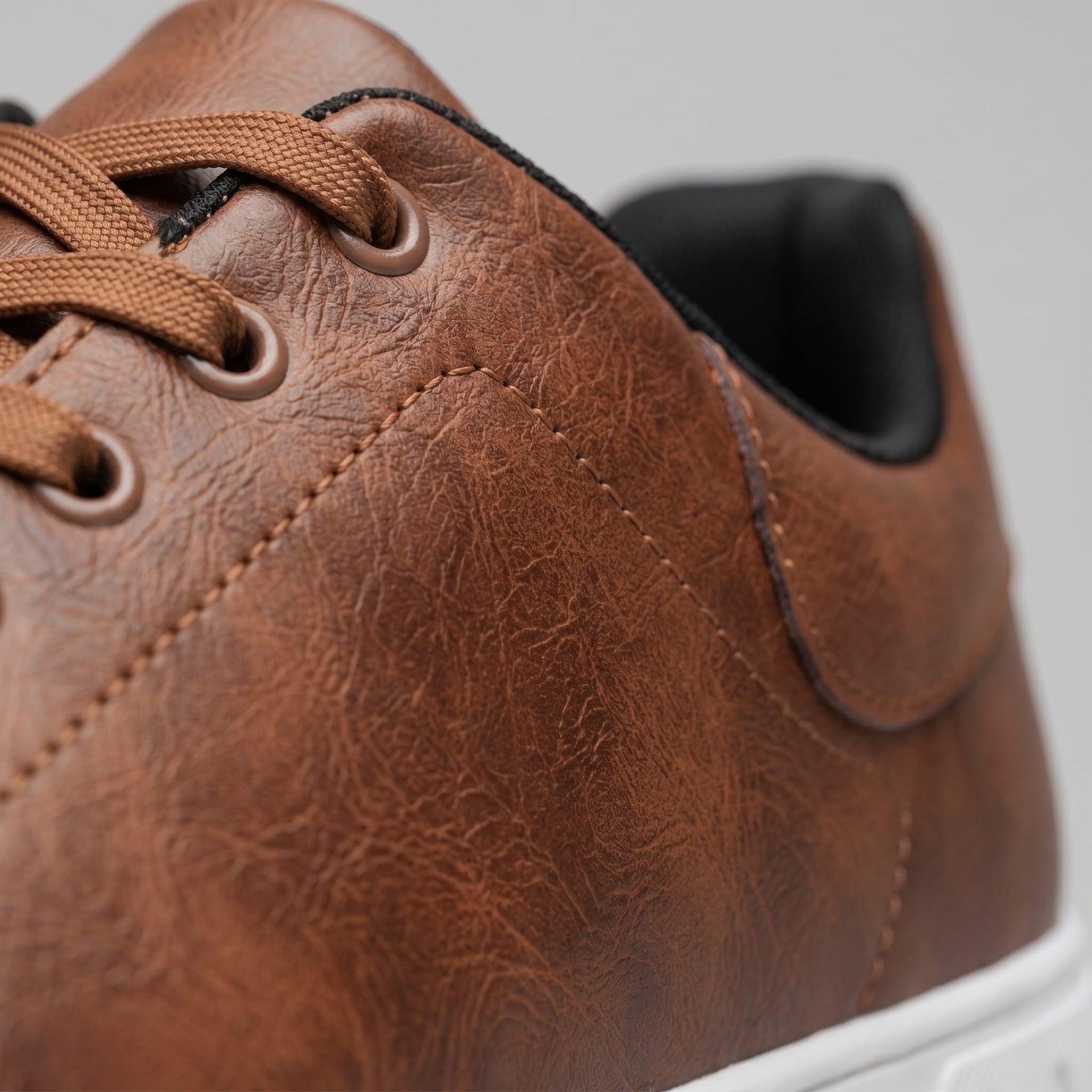 Herren Kunstledersneaker mit Kontrastsohle | Gustav